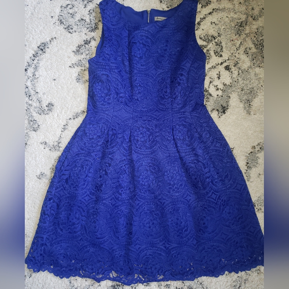 Blue sleeveless dress lined with lace overlay